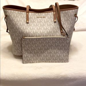 Michael Kors Tote
